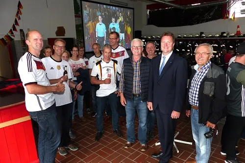 Übertragung der Europameisterschaft 2016 im Feuerwehrgerätehaus