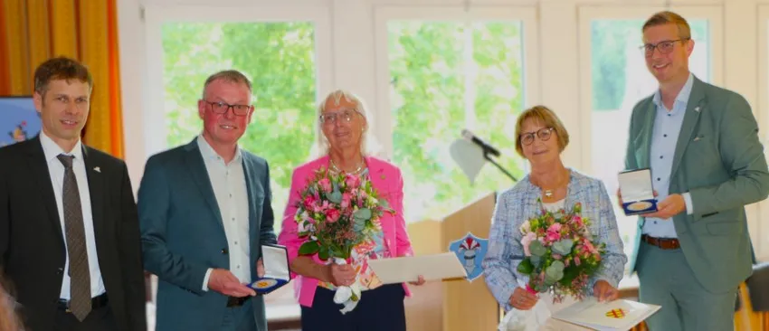 Ehrenplakette für Irene Angelkotte und Anne Schulte